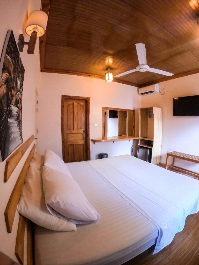 New Breeze Thoddoo Inn Εξωτερικό φωτογραφία